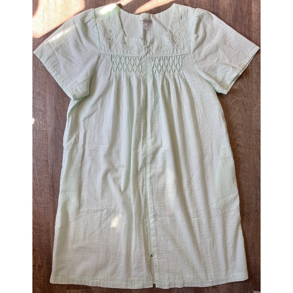 Vintage light green House coat robe night gown‎ size XL